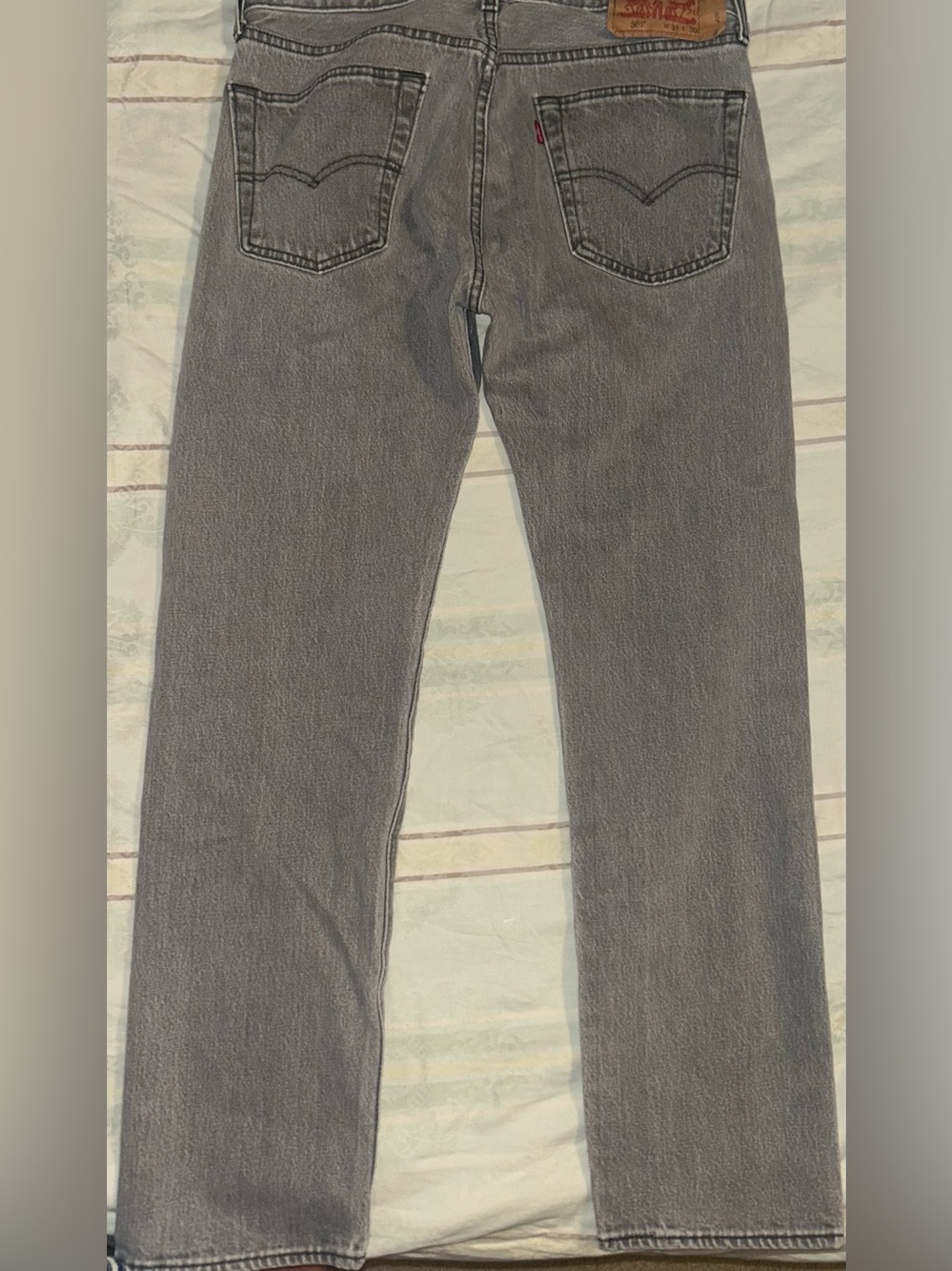 Levis 501 Original Fit Jeans Mens W31 L30 Gray Straight Leg Button Fly Denim